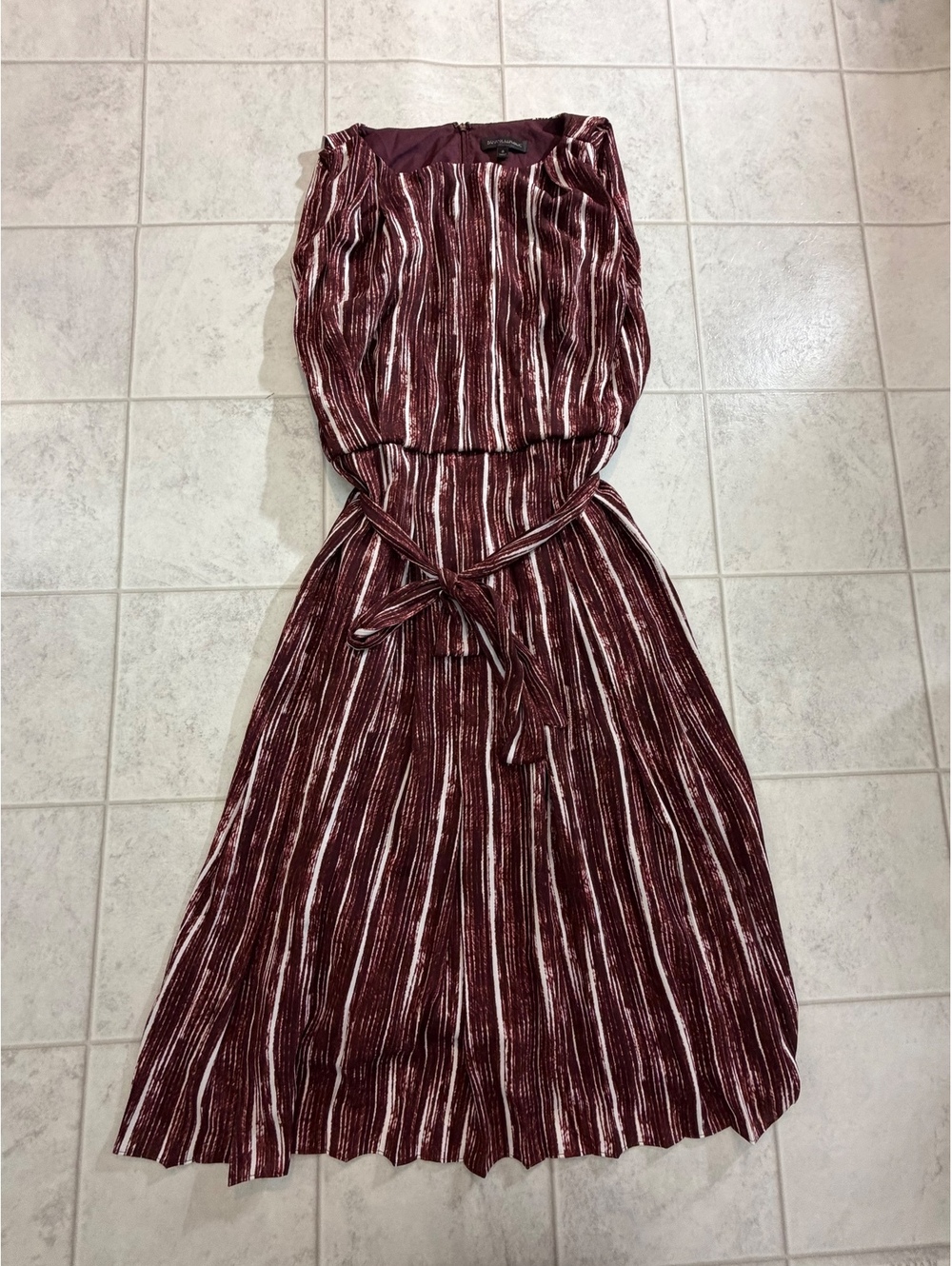 Banana Republic burgundy strapless velvet dress